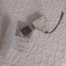 elettro serratura lavatrice Ariston AVL 62 