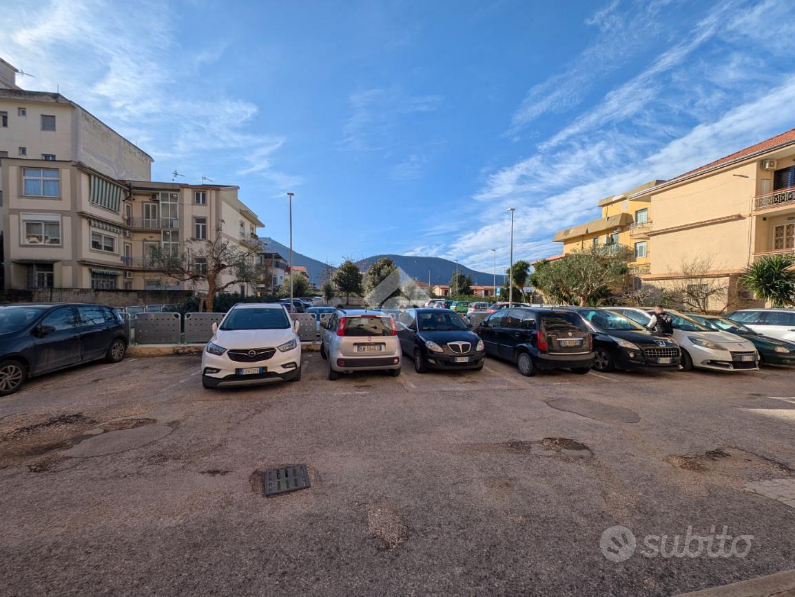 NEGOZIO A SANTA MARIA A VICO - Altro