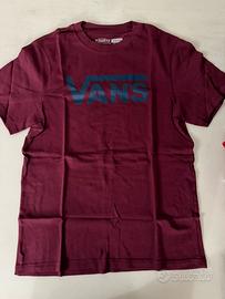 T-shirt vans
