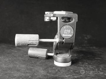 Testa Manfrotto a tre vie.