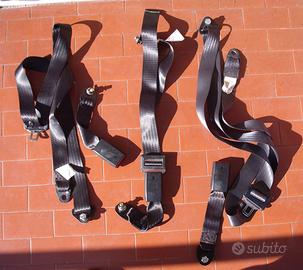 cinture di sicurezza auto