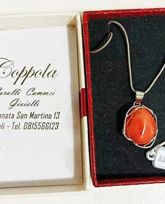 "Coppola" ciondolo in vero corallo- leggi annuncio