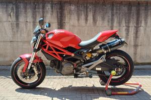 Monster 696 depotenziata a libretto
