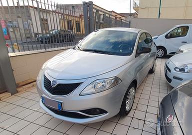 Lancia Ypsilon 1.2 69 CV 5 porte GPL Gold