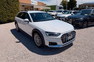 Audi A4 allroad Quattro 40 2.0 tdi mhev Business 2