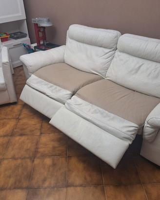 Divano in pelle bianca