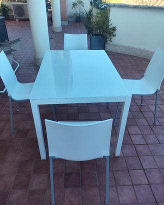 Tavolo Bontempi allungabile con 4 sedie