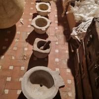 4 mortai antichi in pietra + acquasantiera