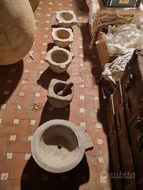 4 mortai antichi in pietra + acquasantiera