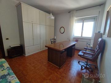 Posto letto in ampia stanza singola