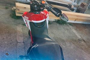moto ducati 1100s