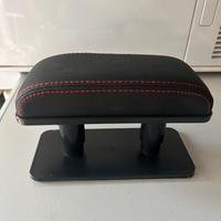 Bracciolo universale per auto appoggiabraccia