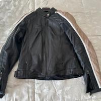Giacca in pelle da donna per motociclista