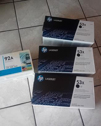 Stampante laser HP e 4 toner ancora sigillati.