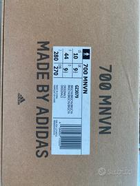 Adidas 700 MNVN
