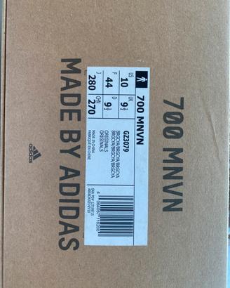 Adidas 700 MNVN