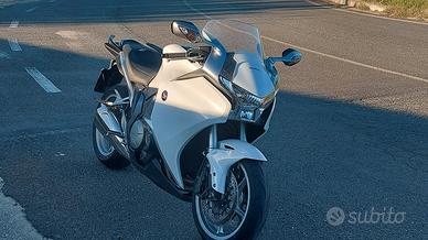 honda vfr 1200 f 