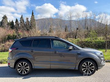 Ford Kuga 1.5 TDCI 120 CV S&S 2WD ST-Line