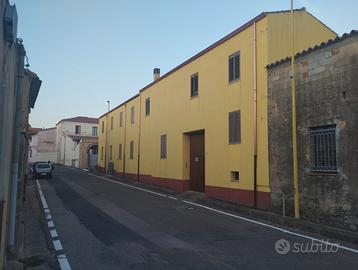 Casa di ampia metratura con giardino interno