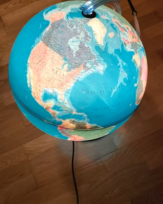 Mappamondo luminoso