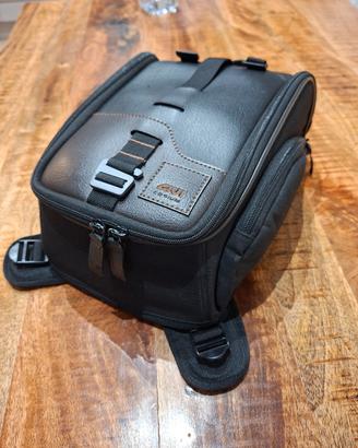 Borsa Givi Corium da serbatoio magnetica