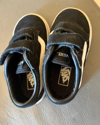 Scarpe vans bimbo/a nere con strappi n.23,5