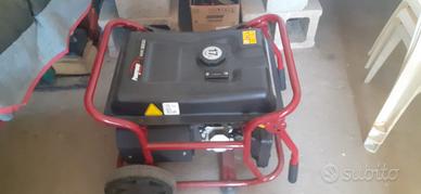 Generatore a benzina.