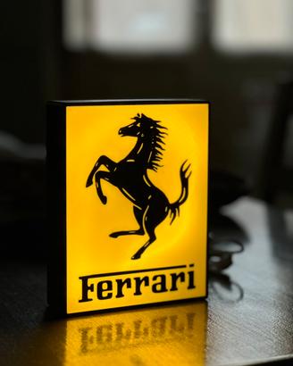 Lampada da tavolo logo Ferrari - stampa 3D
