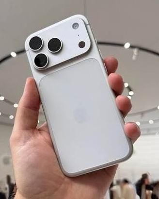 Cercoʻ Iphone 17 pro max 