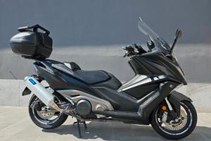 Kymco AK 550