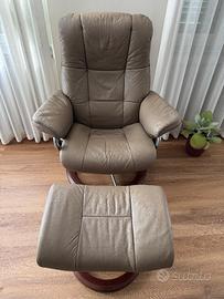 Poltrona con Pouf StressLess Mayfair taglia M