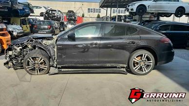 Ricambi e motore CWJ Porsche Panamera 3.0Td