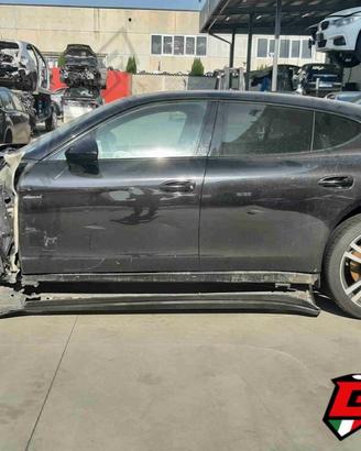 Ricambi e motore CWJ Porsche Panamera 3.0Td