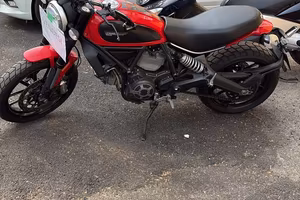 Ducati scrambler 800