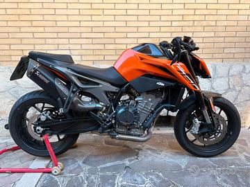 Duke 790