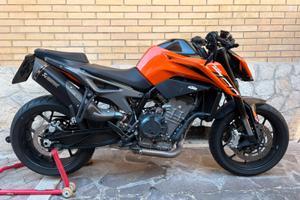 Duke 790