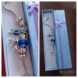 Bracciale charm acciaio con ciondoli blu 