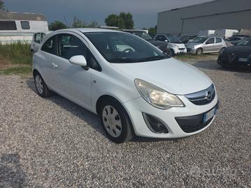 Opel Corsa 1.2 3 porte b-color