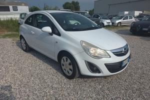 Opel Corsa 1.2 3 porte b-color