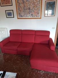 divano a penisola rosso