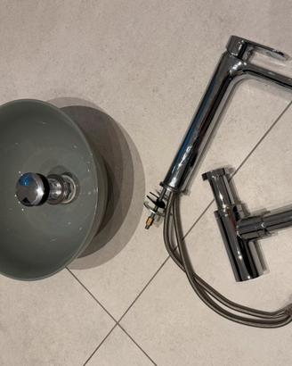 Lavandino con rubinetteria bagno verde petrolio