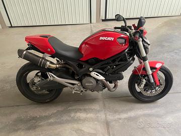 Ducati monster 696