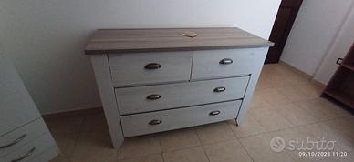 Cassettiera e comodini