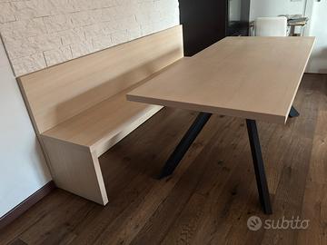 Tavolo in legno e panca abbinata - mobilificio