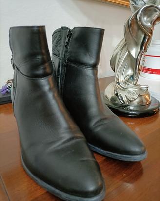 Stivaletti donna in pelle Bata