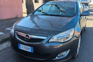 Opel Astra 2011