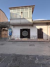 CASA DI CORTE A SUCCIVO