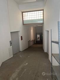 Immobile di 450 m² con più di 5 locali a Roma