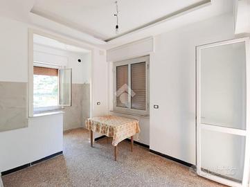 3 LOCALI A GENOVA