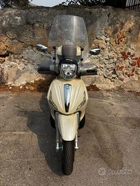 BEVERLY PIAGGIO 300 i.e